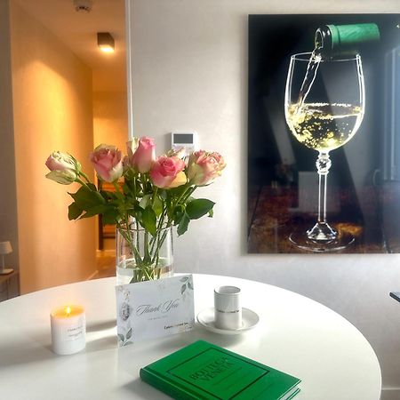 Modern Elegance In Historical City Center Трир Екстериор снимка