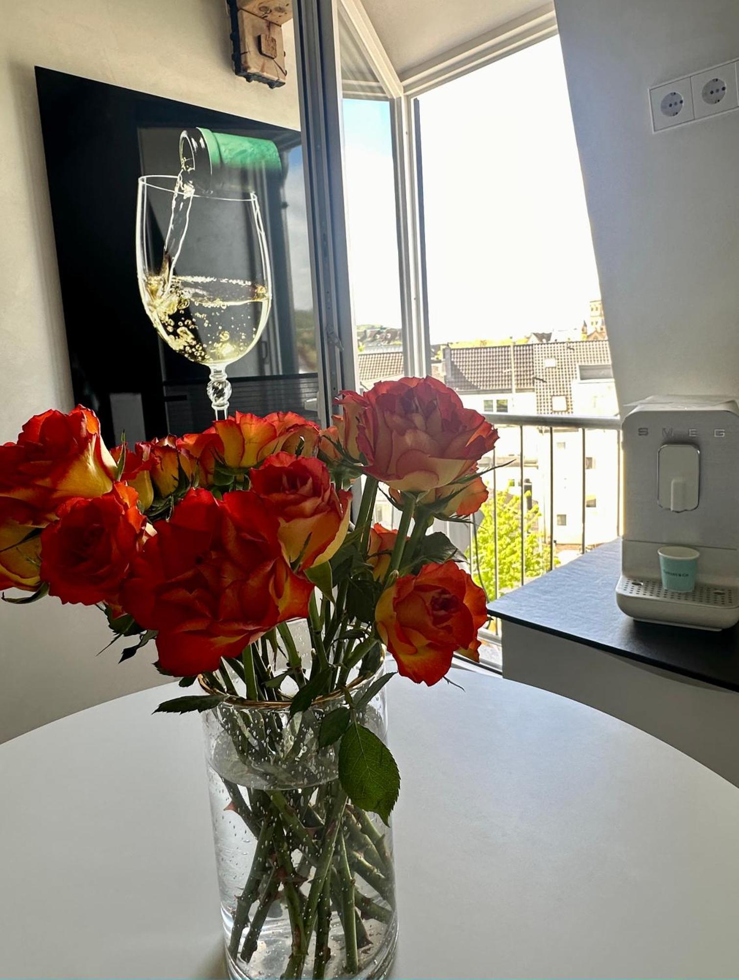 Modern Elegance In Historical City Center Трир Екстериор снимка