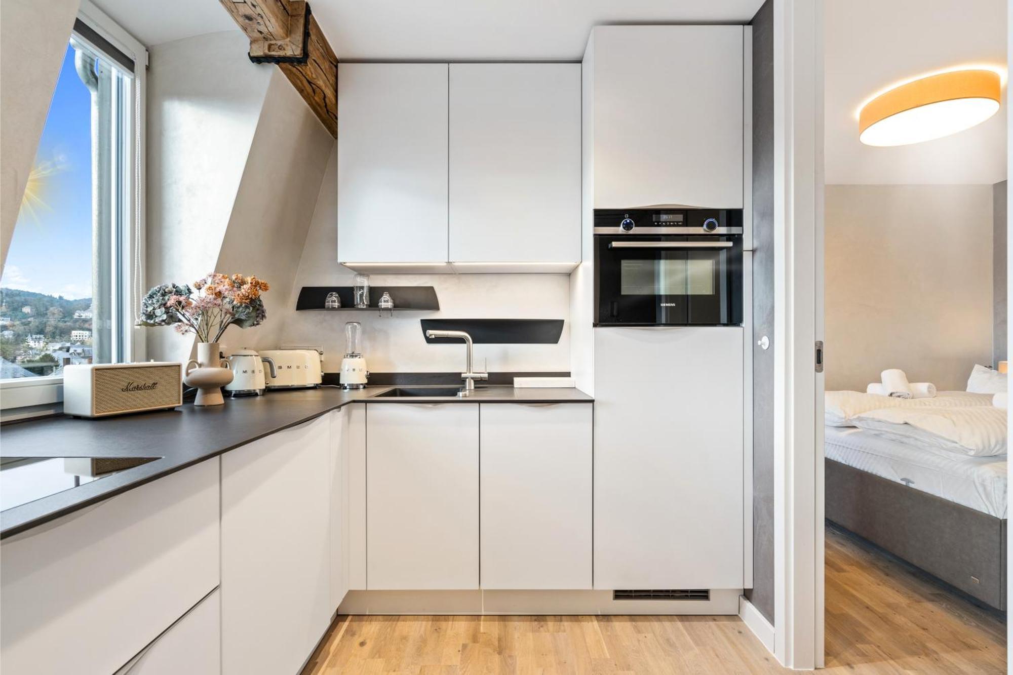 Modern Elegance In Historical City Center Трир Екстериор снимка