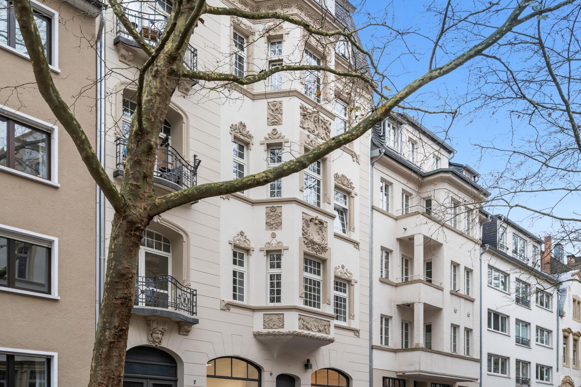 Modern Elegance In Historical City Center Трир Екстериор снимка