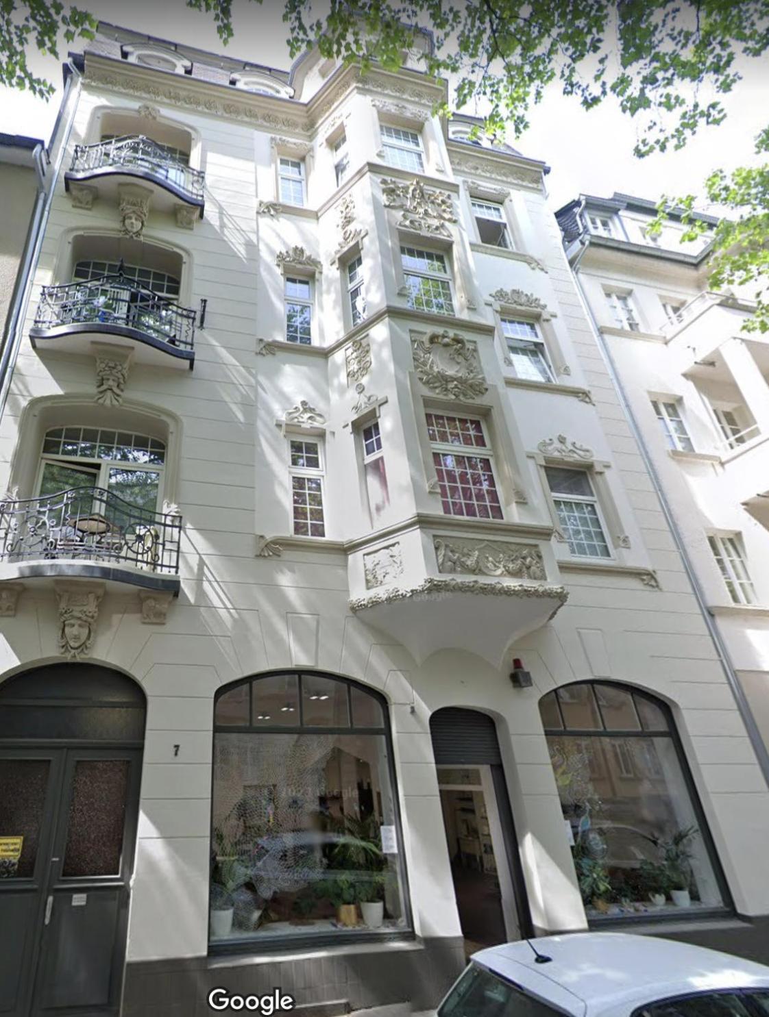 Modern Elegance In Historical City Center Трир Екстериор снимка